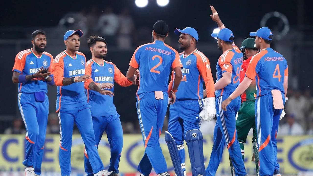 Indian Star Tops Most Searched Cricketers List In Pakistan