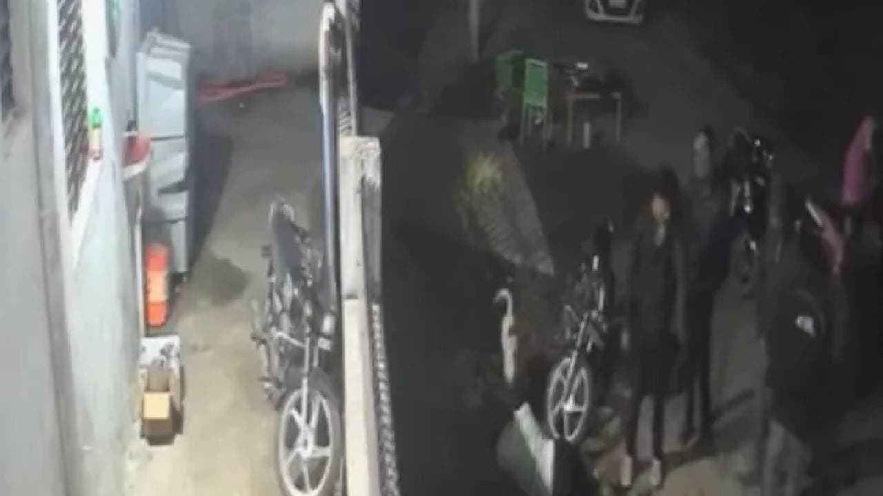 Bar Staff Beaten For Refusing To Serve Alcohol Post Closing Hours In Maharashtra 