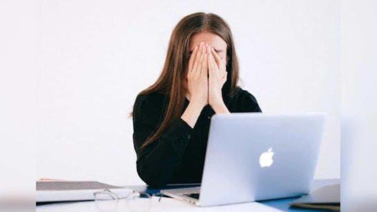 Woman Fired For Arriving Early To Office in Spain