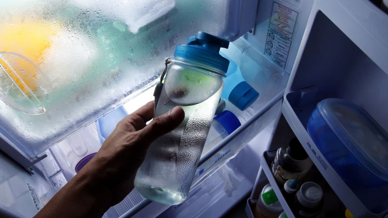 Surgeon warns heart patients to avoid drinking iced cold water