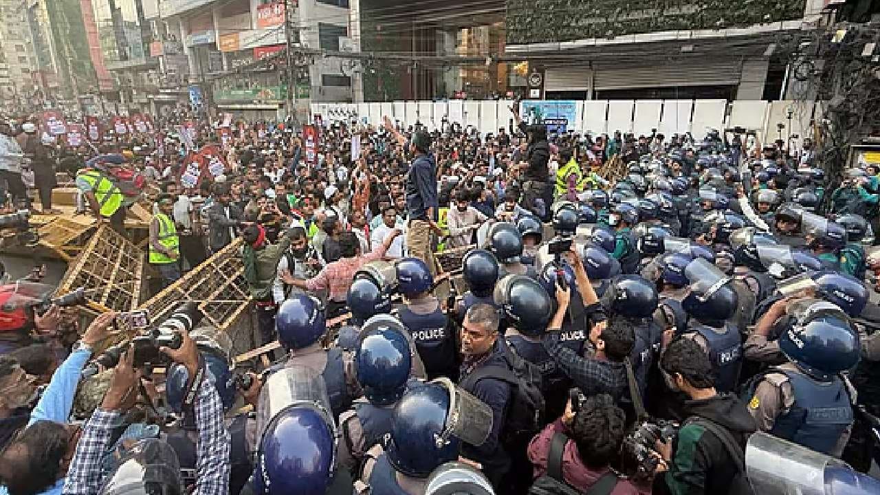 Protest march towards Indian High Commission Dhaka Police stops