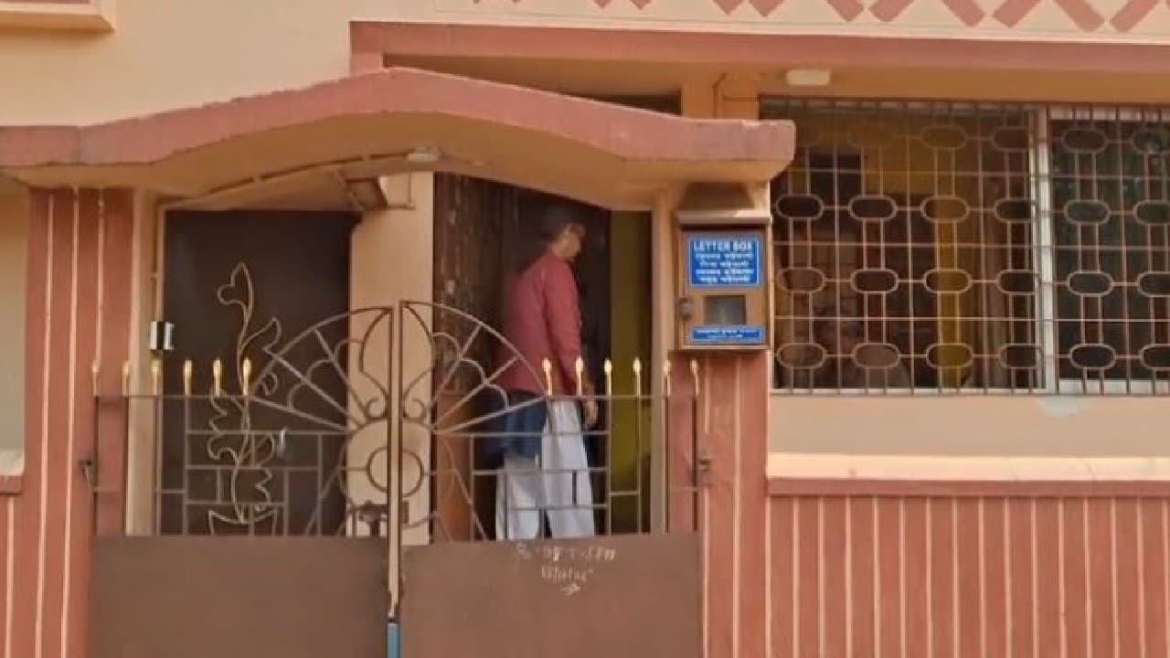 SIR in West Bengal: Alive person consider dead in SIR list