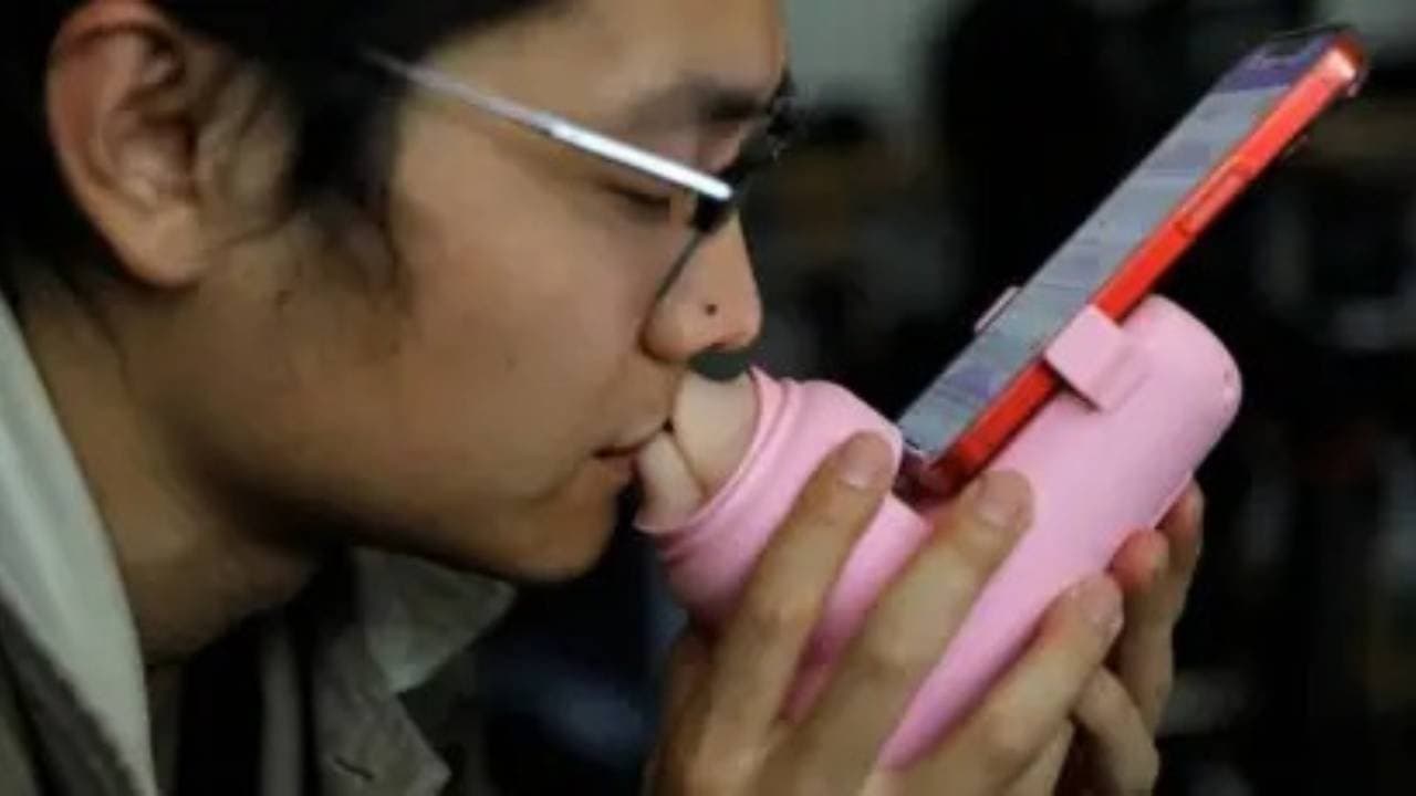 Man creates long distance kissing machine for couples who miss each others touch while living apart