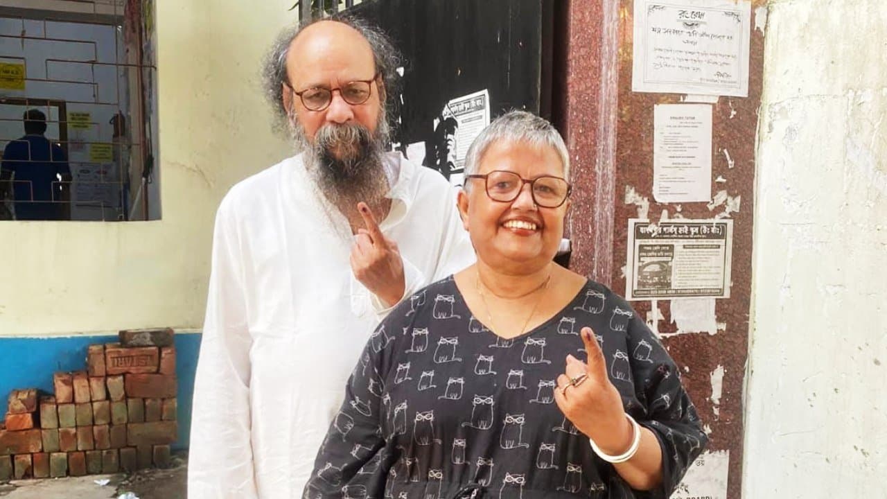 Poet Joy Goswami  has been sir hearing