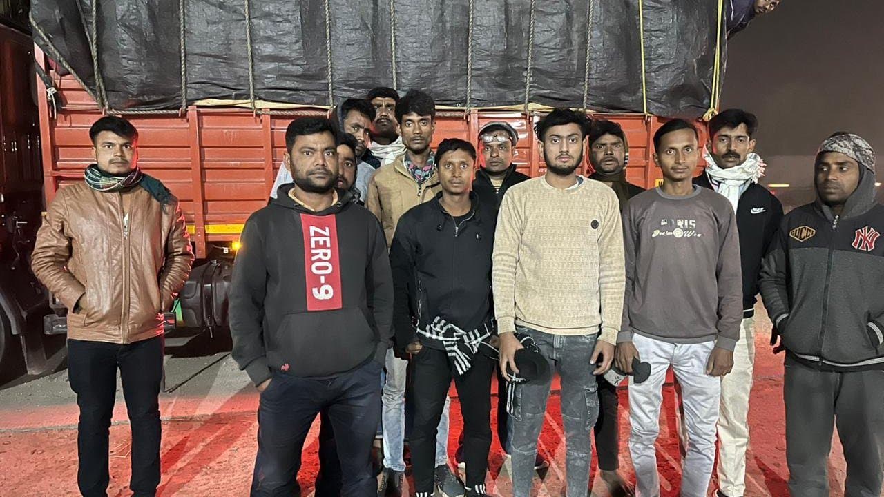 On suspicion Bangladeshi UP Police detained 13 migratory labours of West Bengal