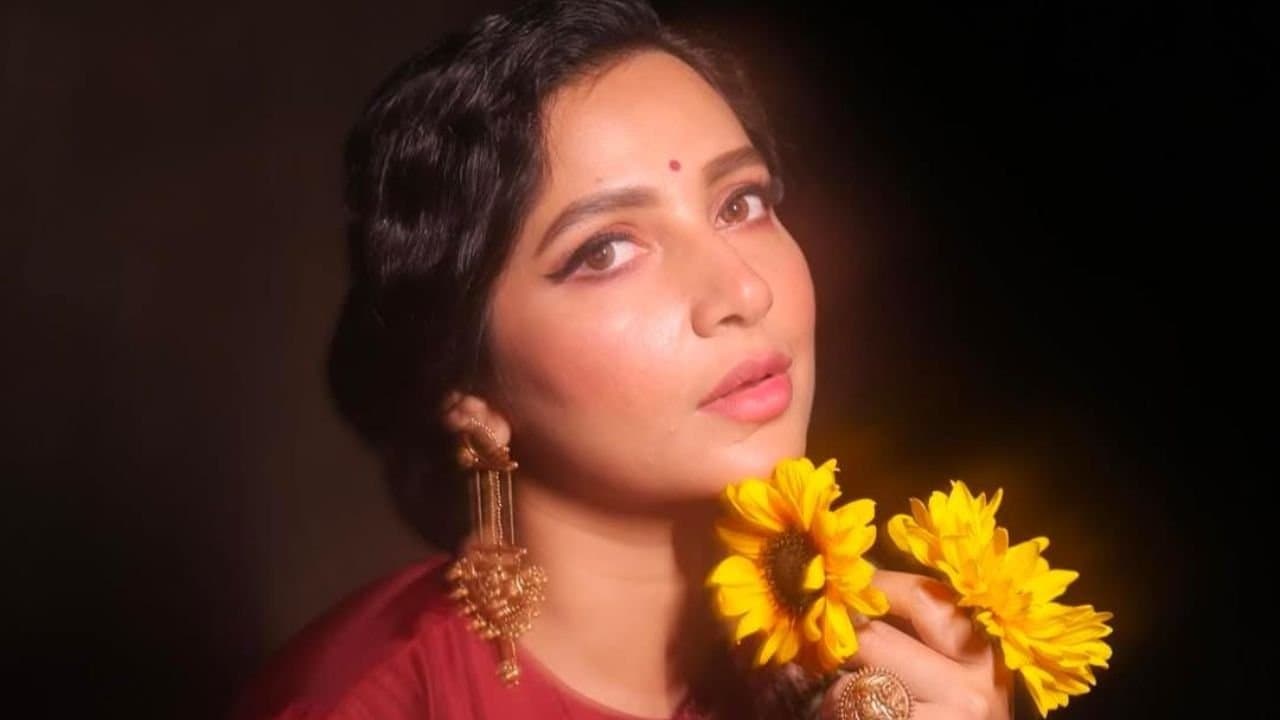 Subhashree Ganguly shares some unseen photos from Logo Gouranger Naam Rey promotion