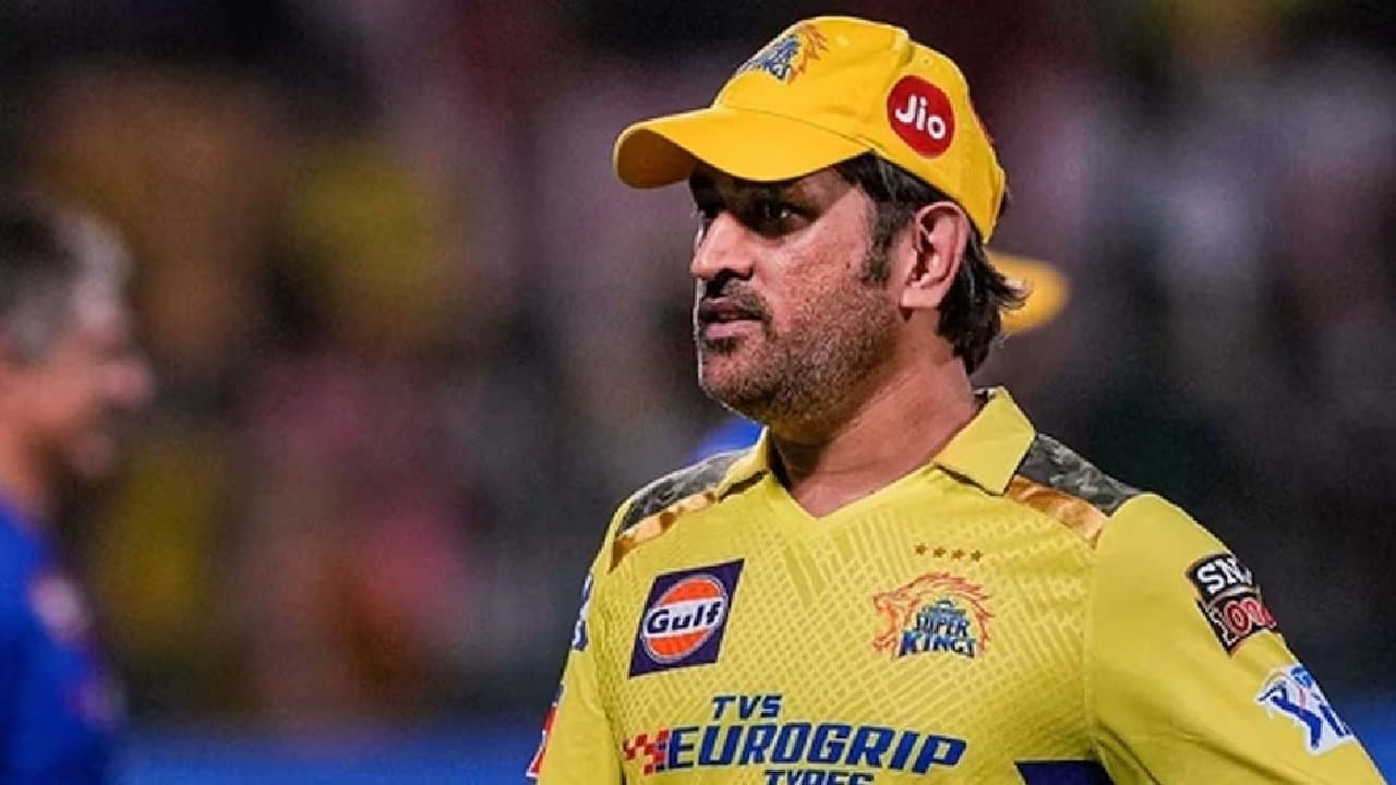 EX CSK star Mike Hussey reveald MS Dhonis unique bonding culture with hookah