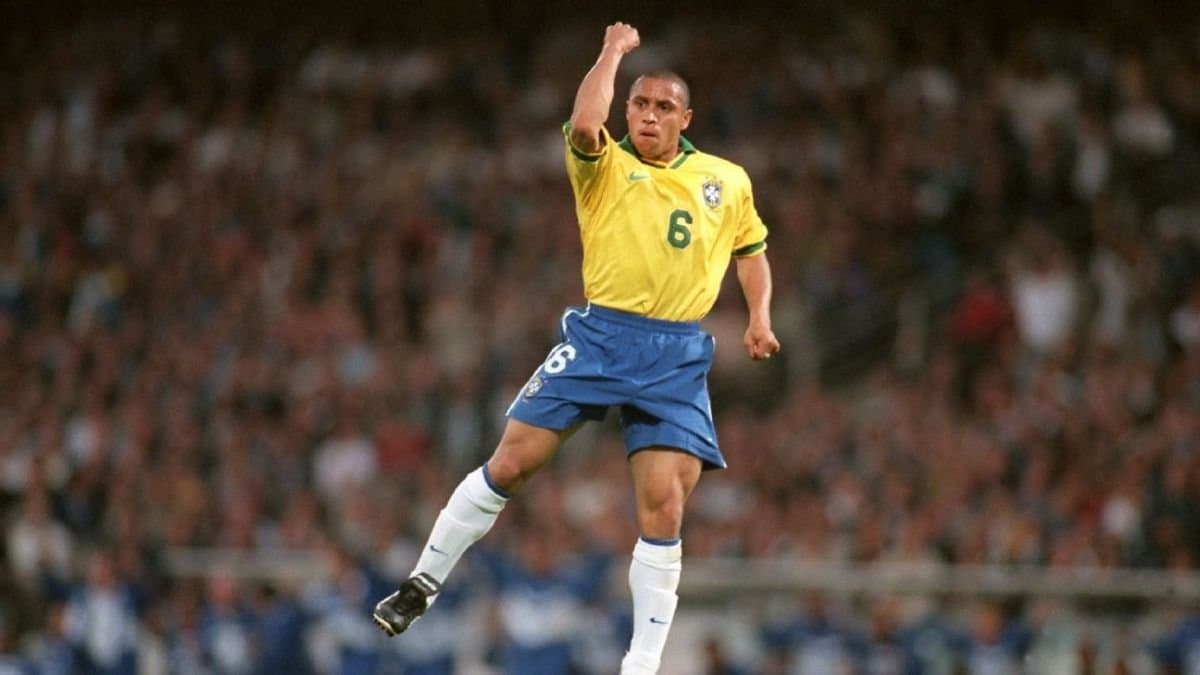 Brazilian great Roberto Carlos hospitalized due to heart condition