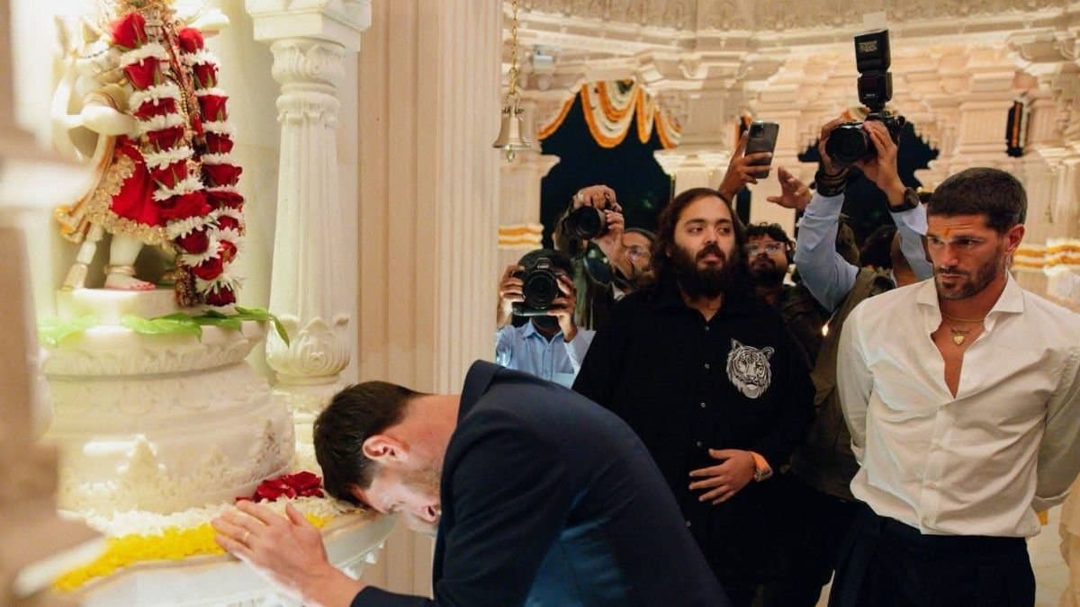 Lionel Messi performed Shiv Abhishek at Anant Ambanis Vantara 