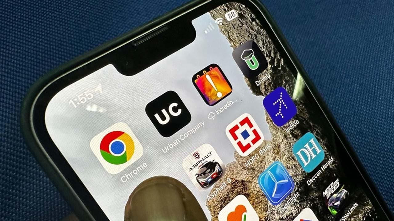 Apple warns iPhone users to stop using Google Chrome apps