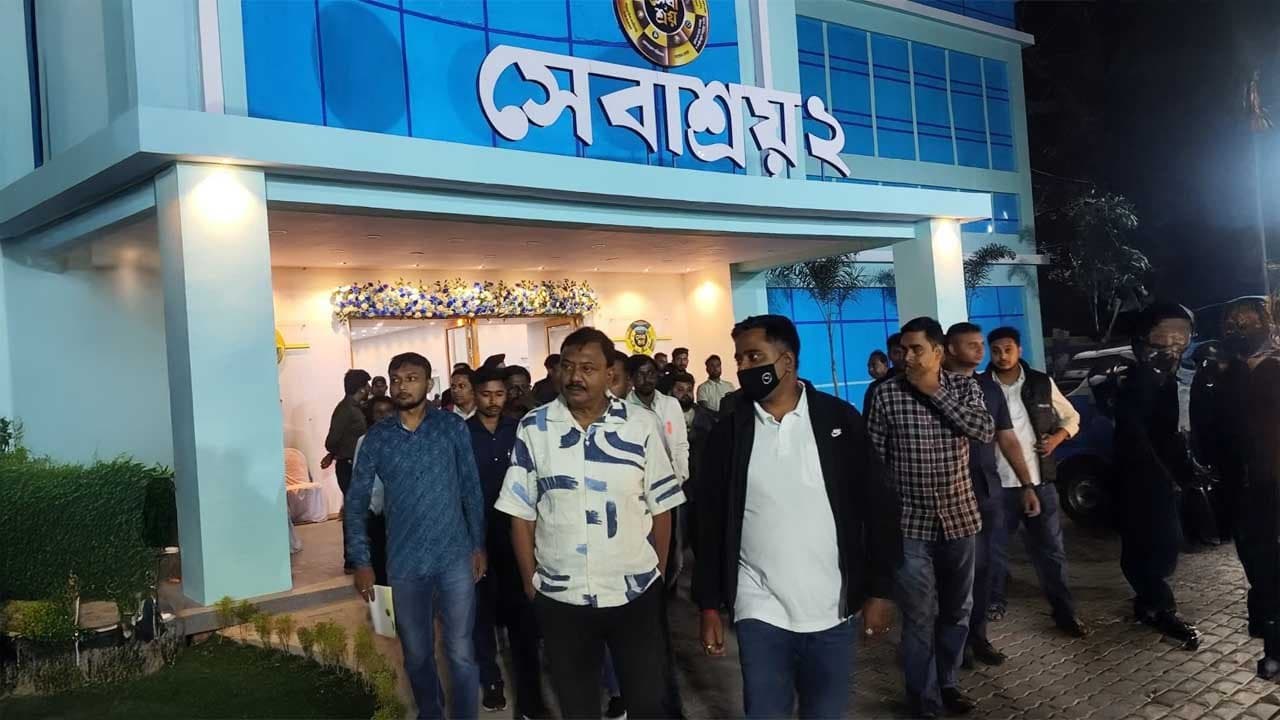 Partha Bhowmick visited Sebaashray camp in diamond harbour