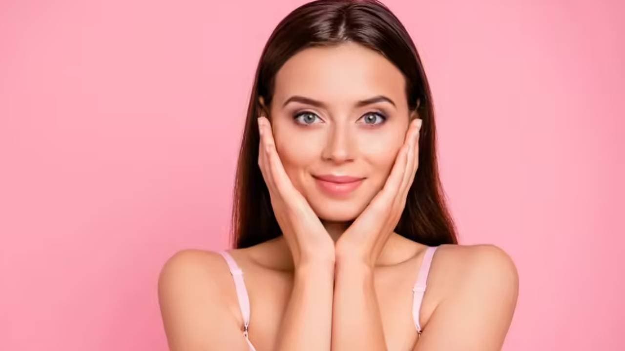 By consuming these food combinations you will get natural glow on skin