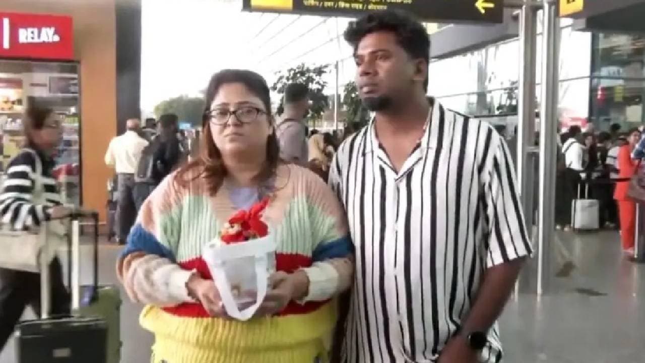 Woman Carrying Fathers Ashes To Haridwar Stuck In Bengaluru 