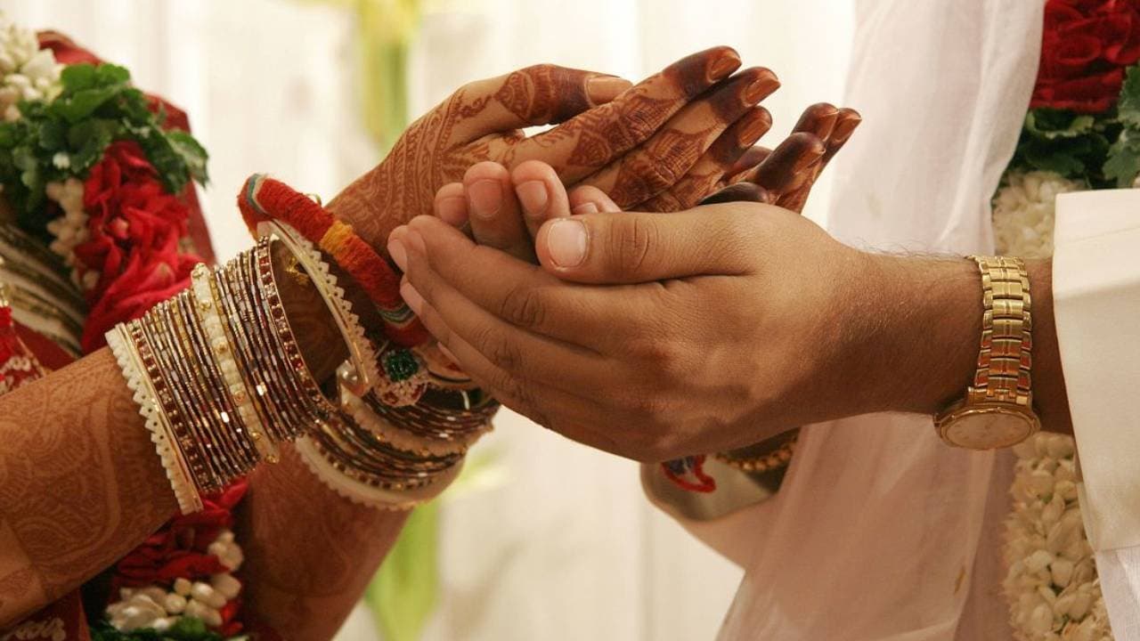 Wife Divorces Husband due to affair with her sister