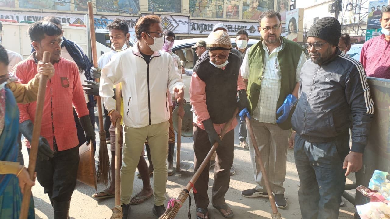 Chairman of Barasat Municipality participated in road cleaning program