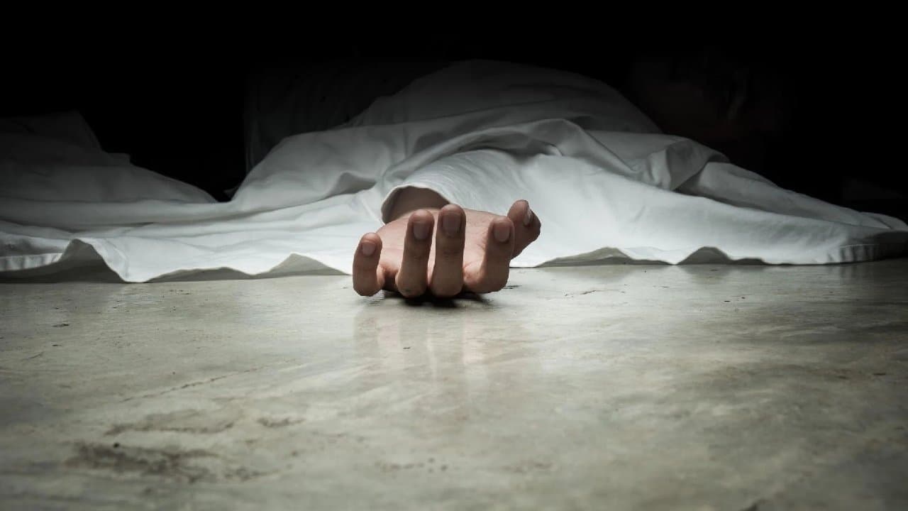 Man killed on rajabazar road kolkata