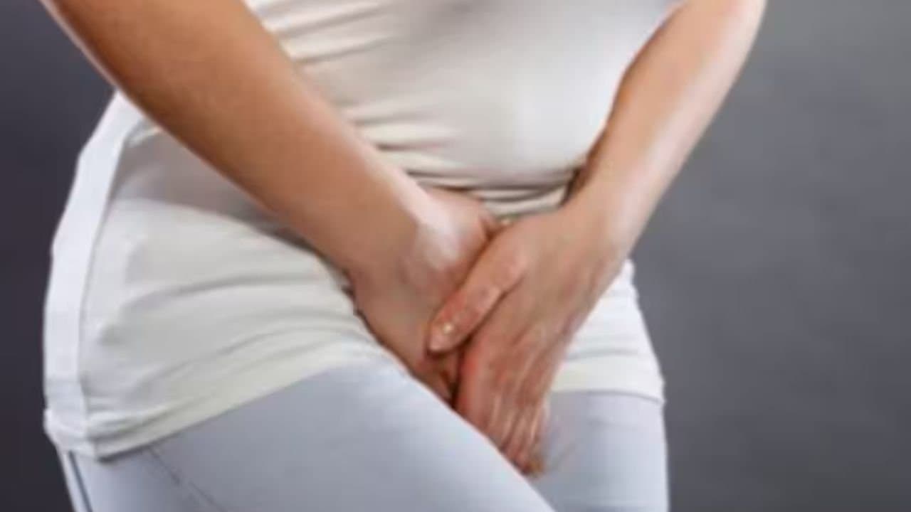 Holding urine while travelling can affect your kidney