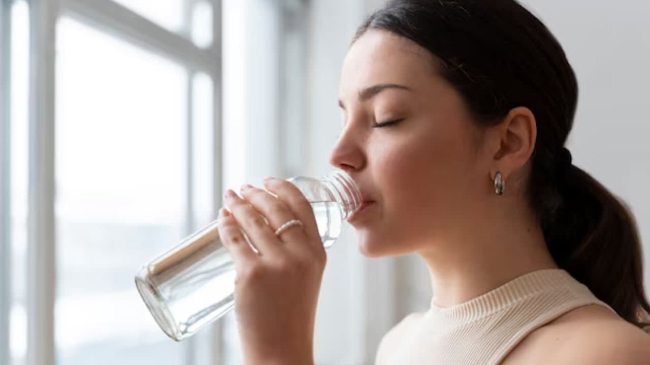 How much water one should drink during winter to avoid dehydration