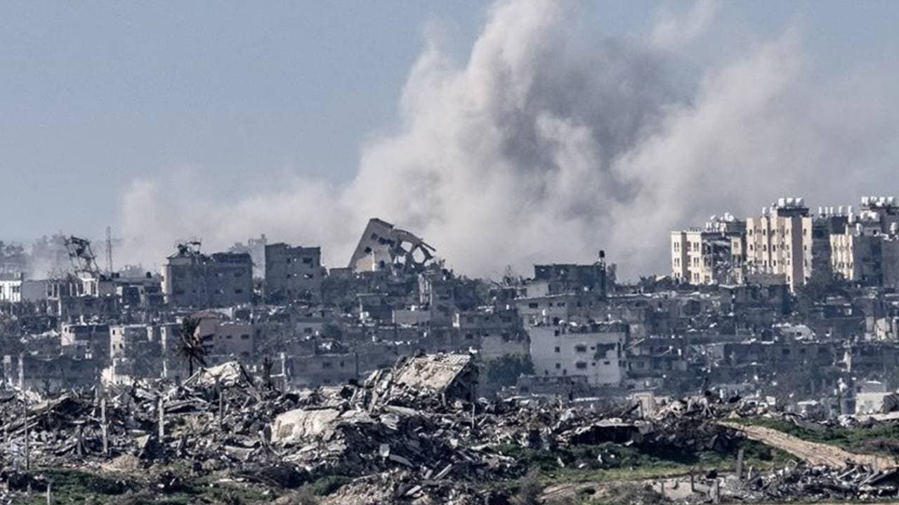 Israel strikes kill 10 in Gaza 