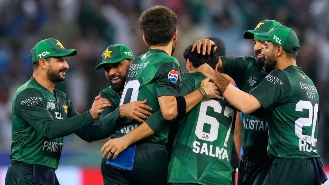 Aaron Finch and Michael Clarke surprised by Pakistans decision to drop Haris Rauf for T20 World Cup 