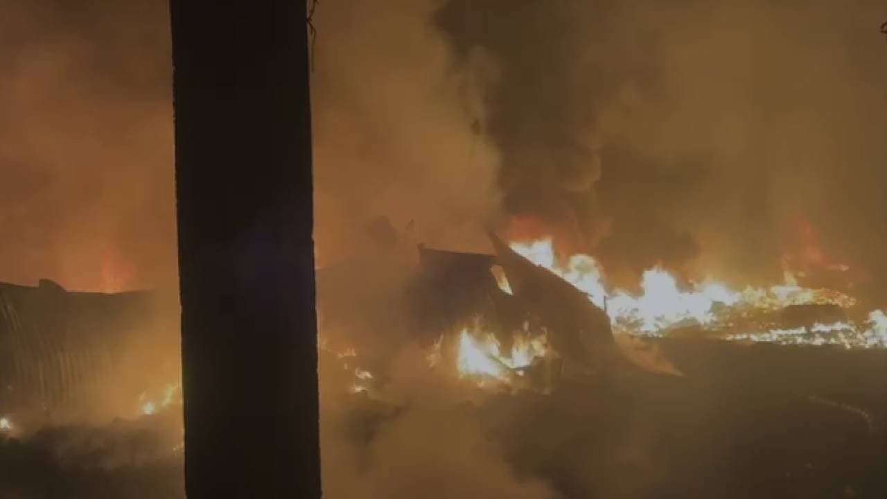 Massive fire in bantala plastic godown