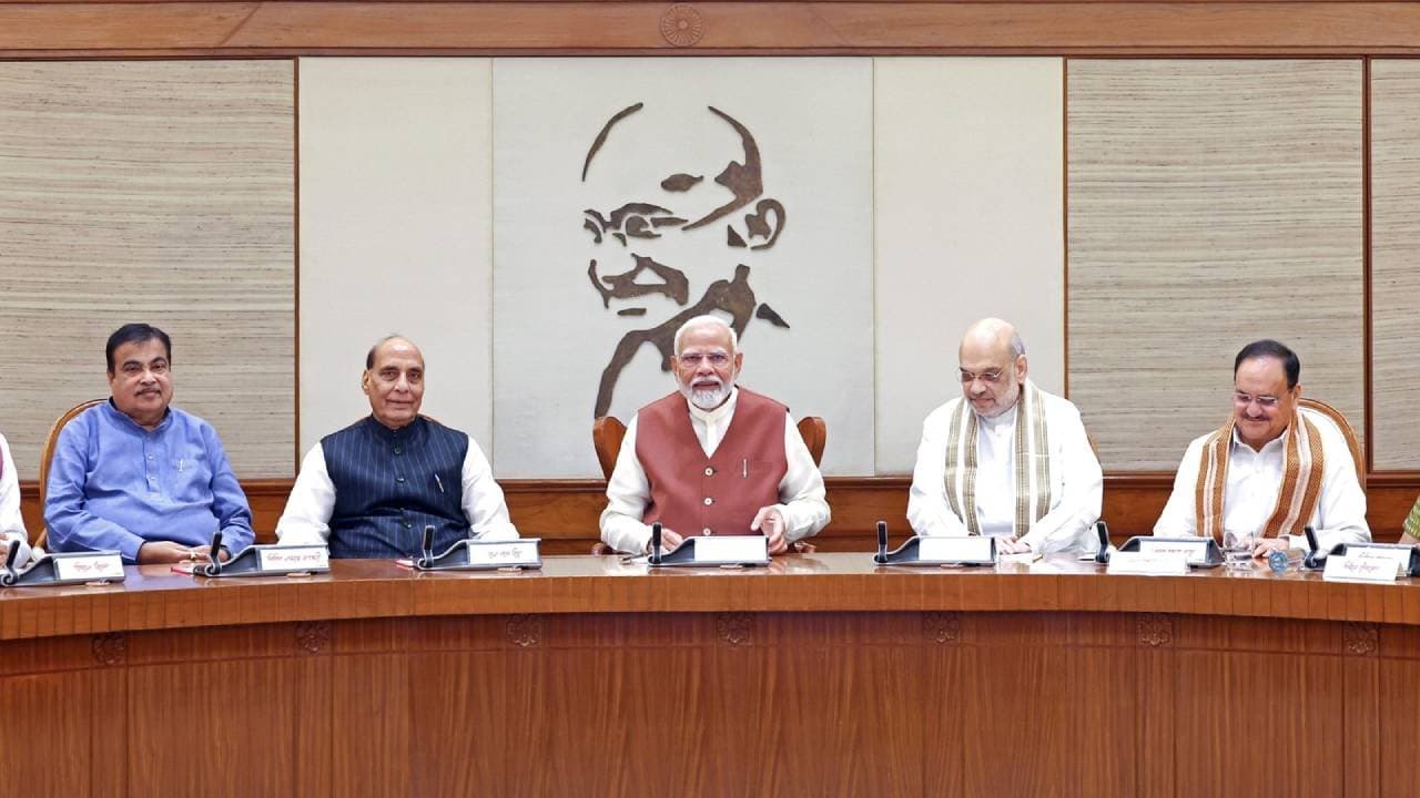 While asstes of BJP MPs grow Modi remians poorest