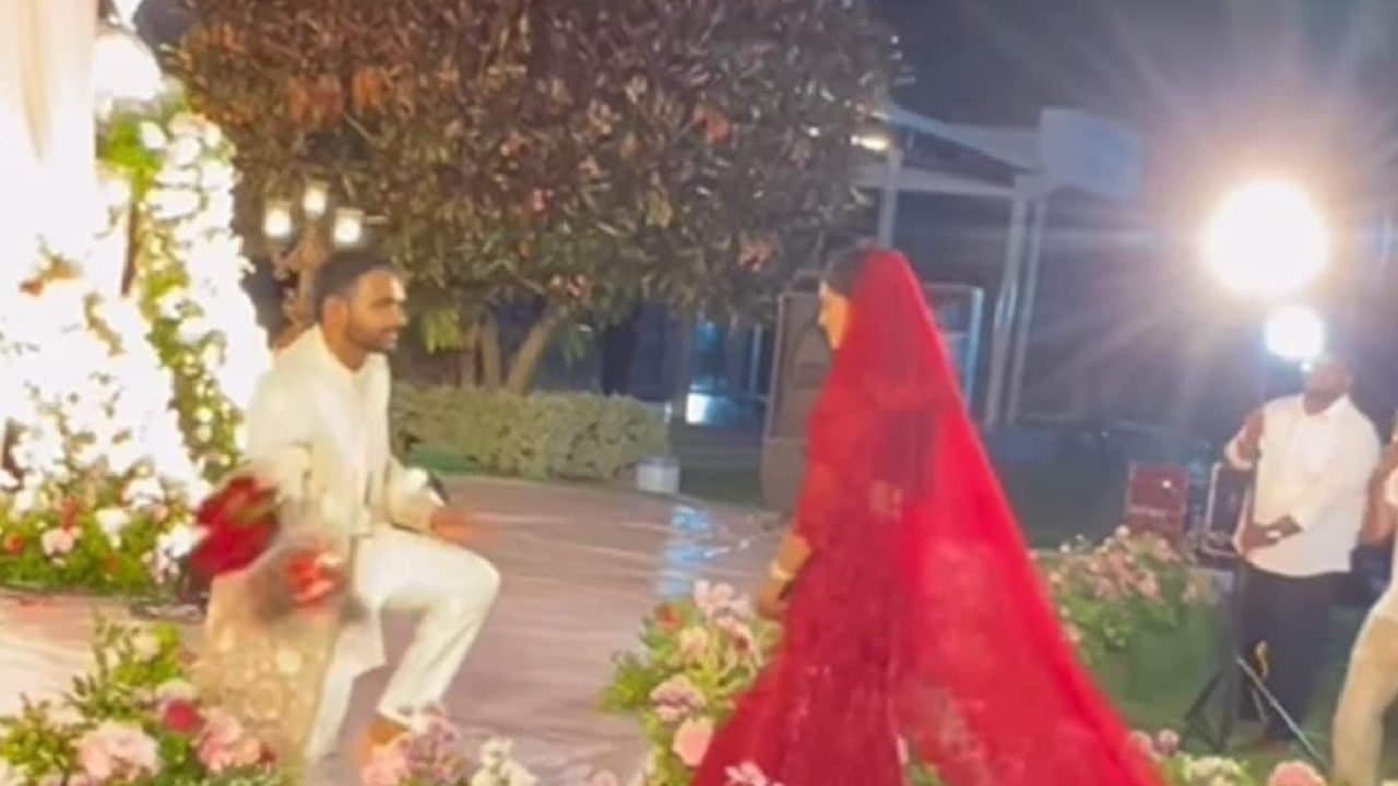 Strict Pandit Ji Halts Bride And Groom Romantic Moments During Wedding Rituals 