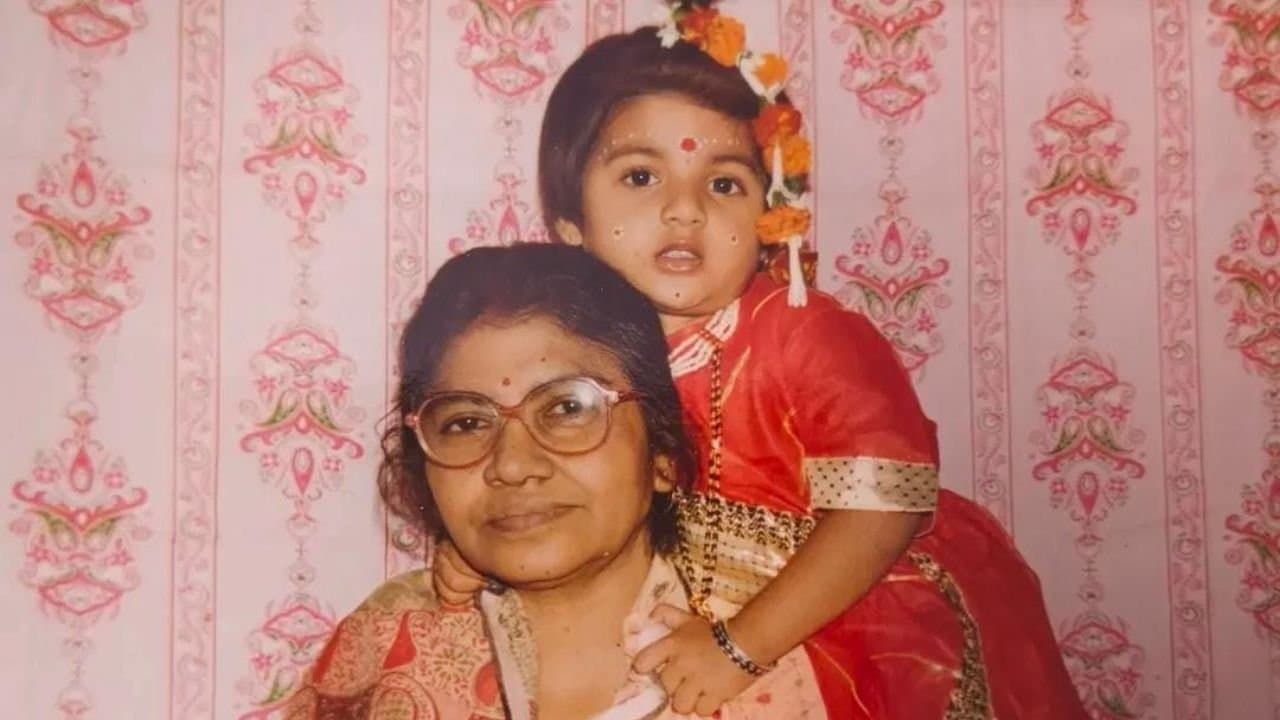 Can you guess the actress in this photo