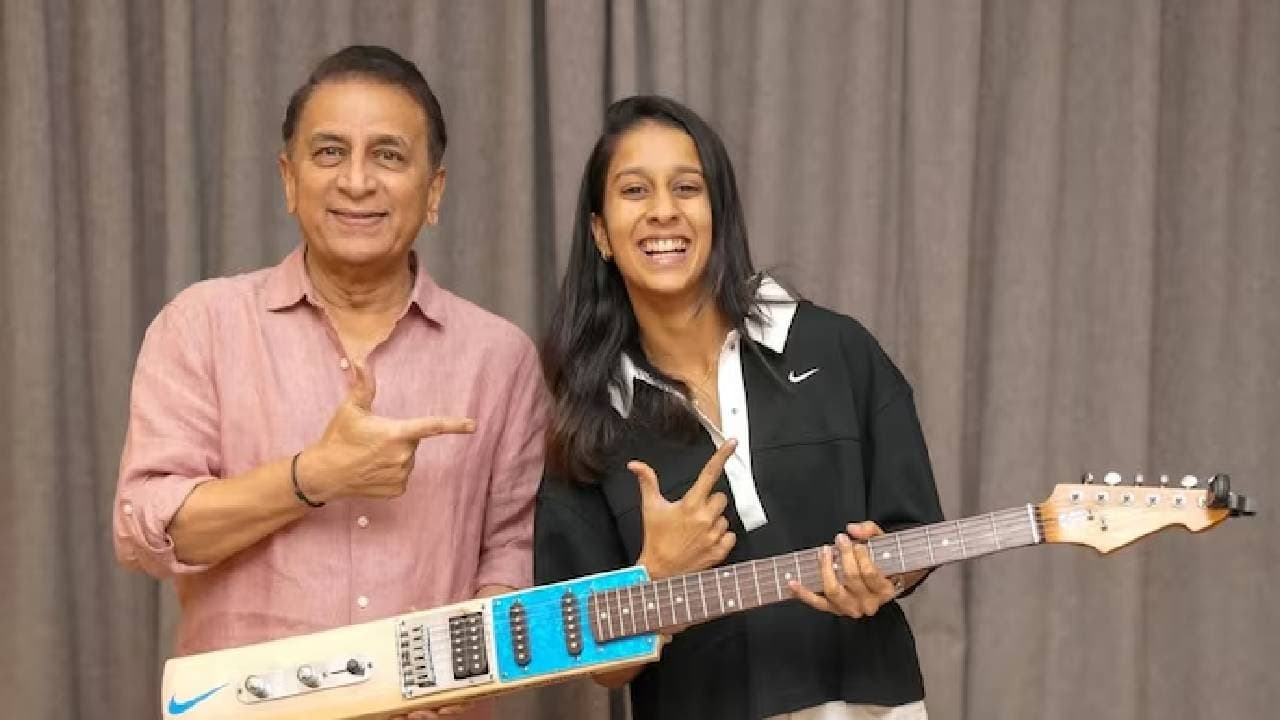 Sunil Gavaskar gifts Jemimah Rodrigues bat-shaped guitar