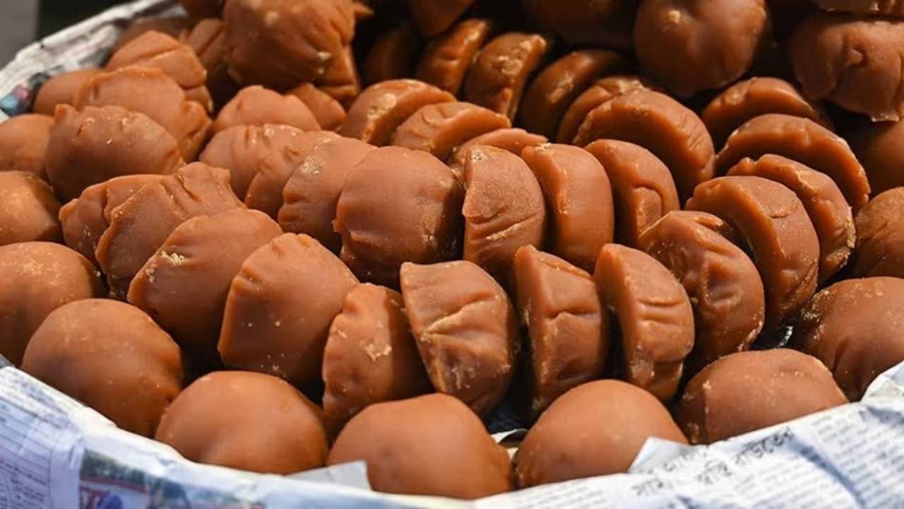 This simple test help to identify fake jaggery at home