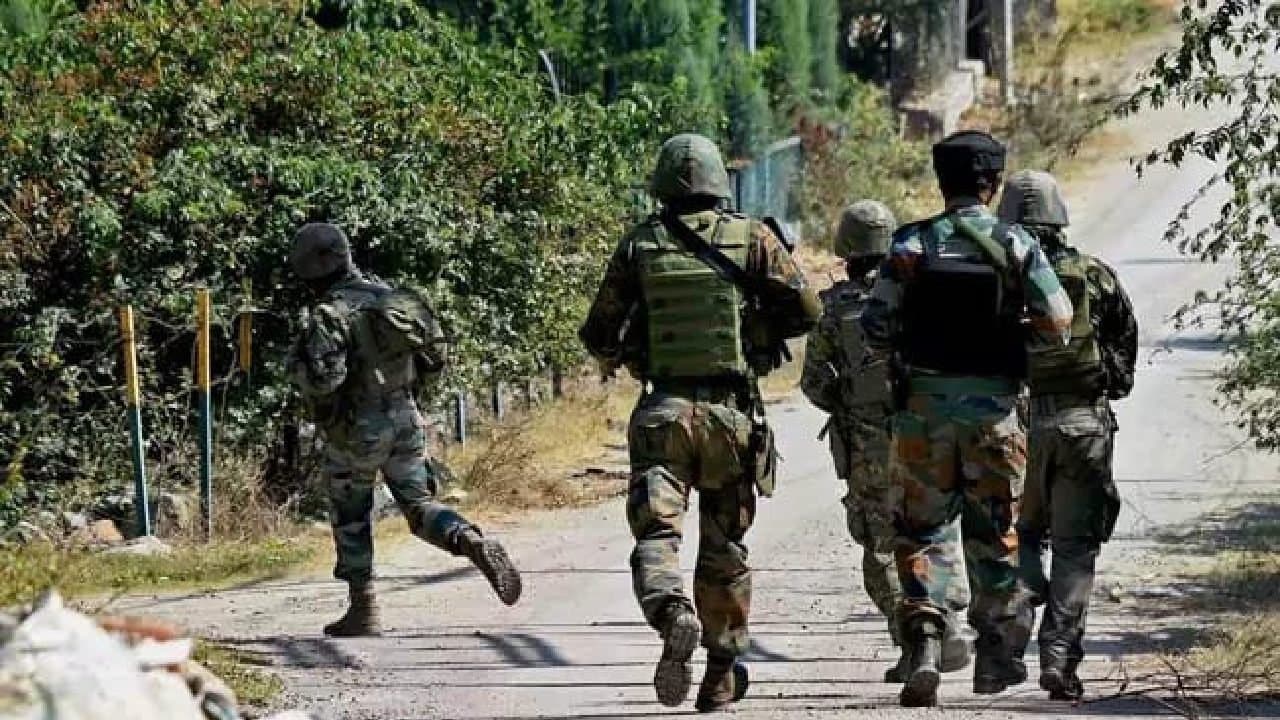 Army jawan killed Seven Injured during anti terror operation in Jammu and Kashmir Kishtwar