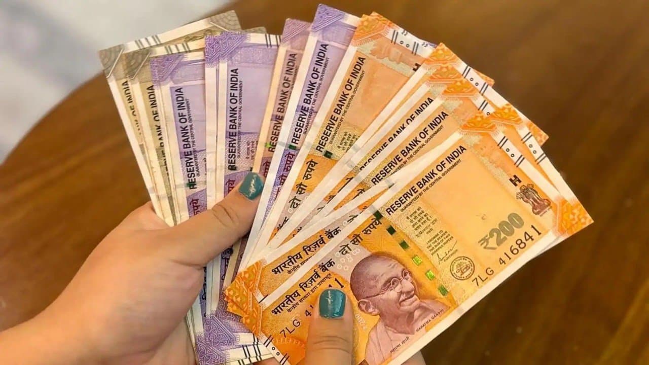 Indian Rupee History: Arab countries one used Indian currency why they suddenly stopped using it