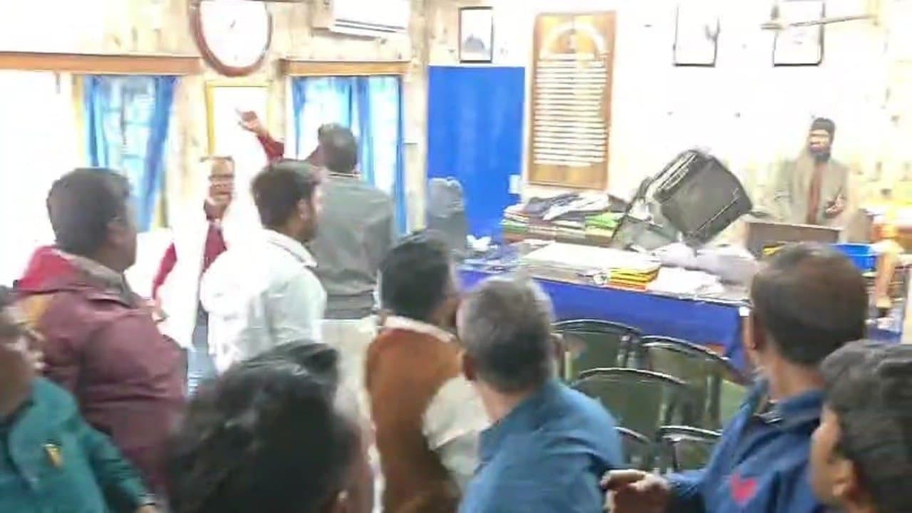 SIR in West Bengal: Agitation accompanied with burning of effigy including rampage at BDO office took place