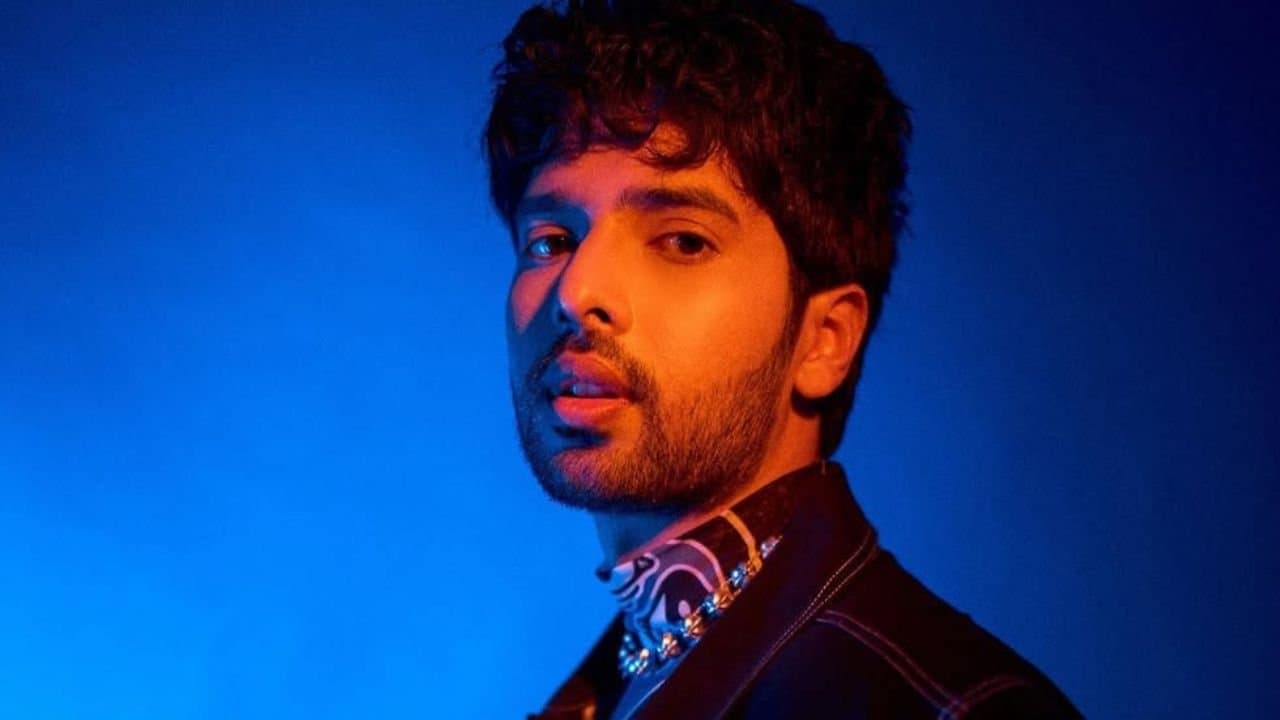 Armaan Malik Drops Pic From Hospital Shares Health Update