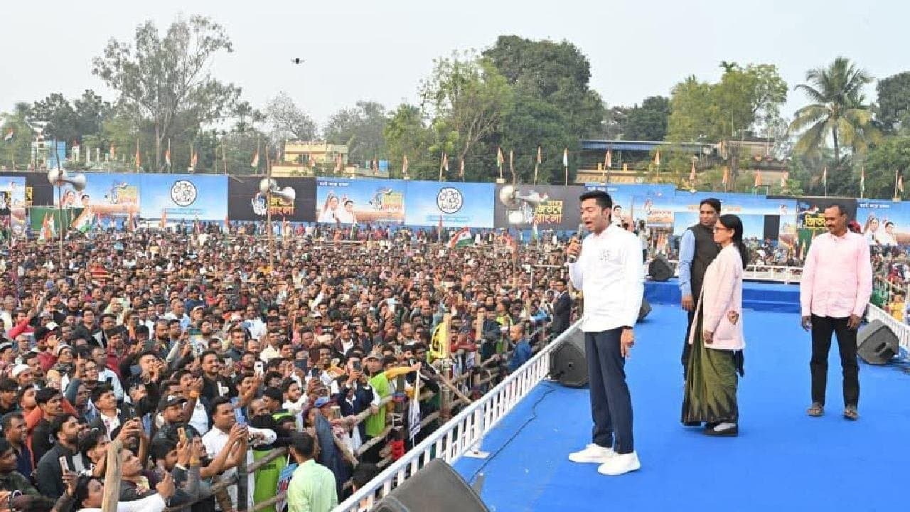 SIR In west benagl three-marked-as-dead-on-stage-with-abhishek sources says report-submitted-to-the-election-commission office