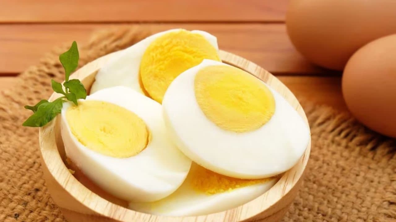 Yolk or the white part which one is better in egg