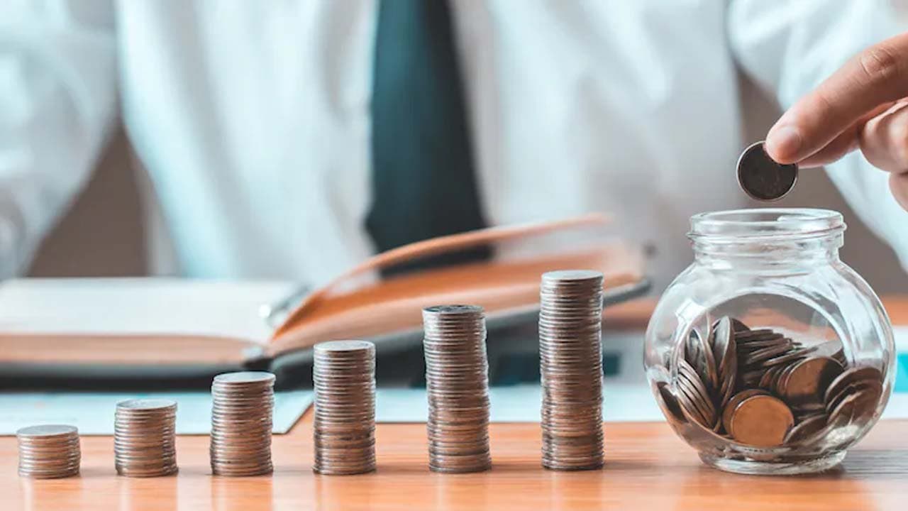 Fixed deposit or small savings schemes which is better in terms of interest rates 