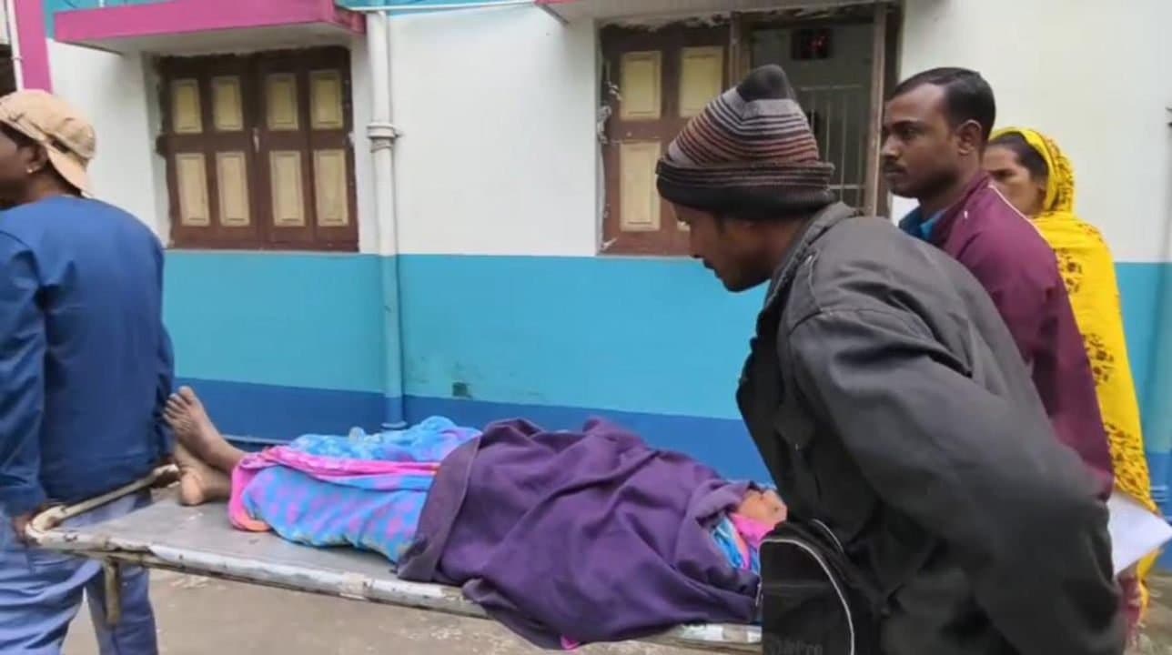 SIR Hearing: Elderly People Attended hearing by Ambulance in Nadia And Murshidabad