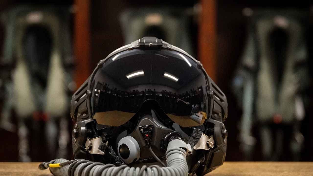 Fighter Jets: Integrate advance system makes it very costly
