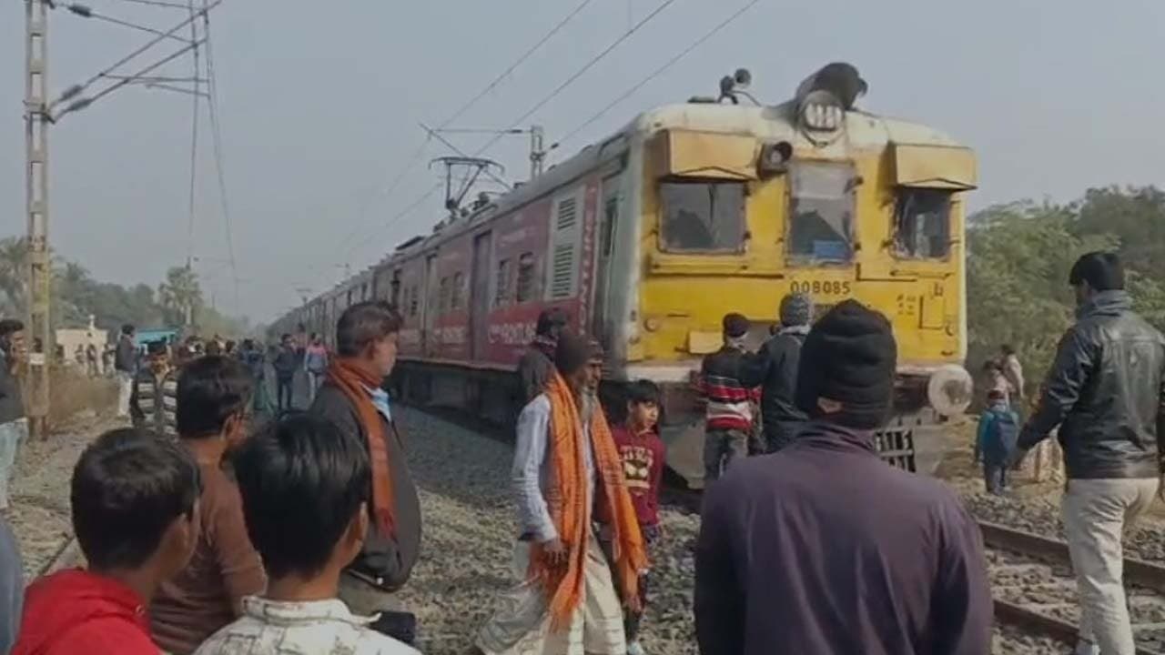 migratory labour died in jharkhand  people protest in murshidabad
