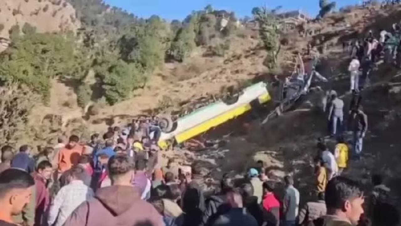 9 killed and 40 injured as bus overturns in Himachal Pradesh