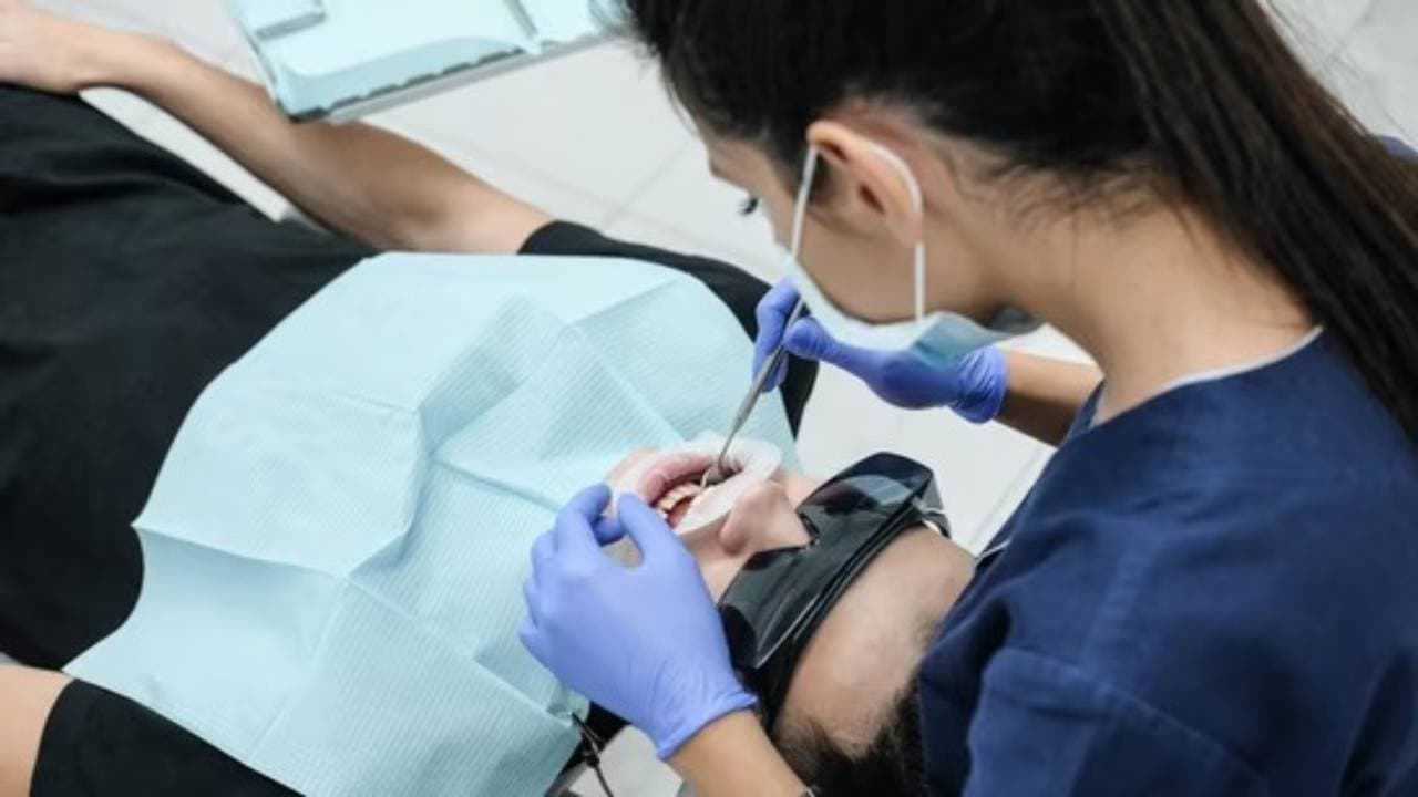 These silent warning signs of oral cancer should not ignored