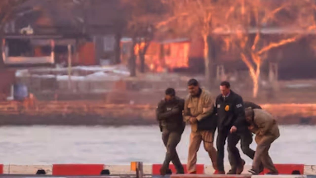 US operations in Venezuela Nicolas Maduro arrives at New York court for first appearance since ouster