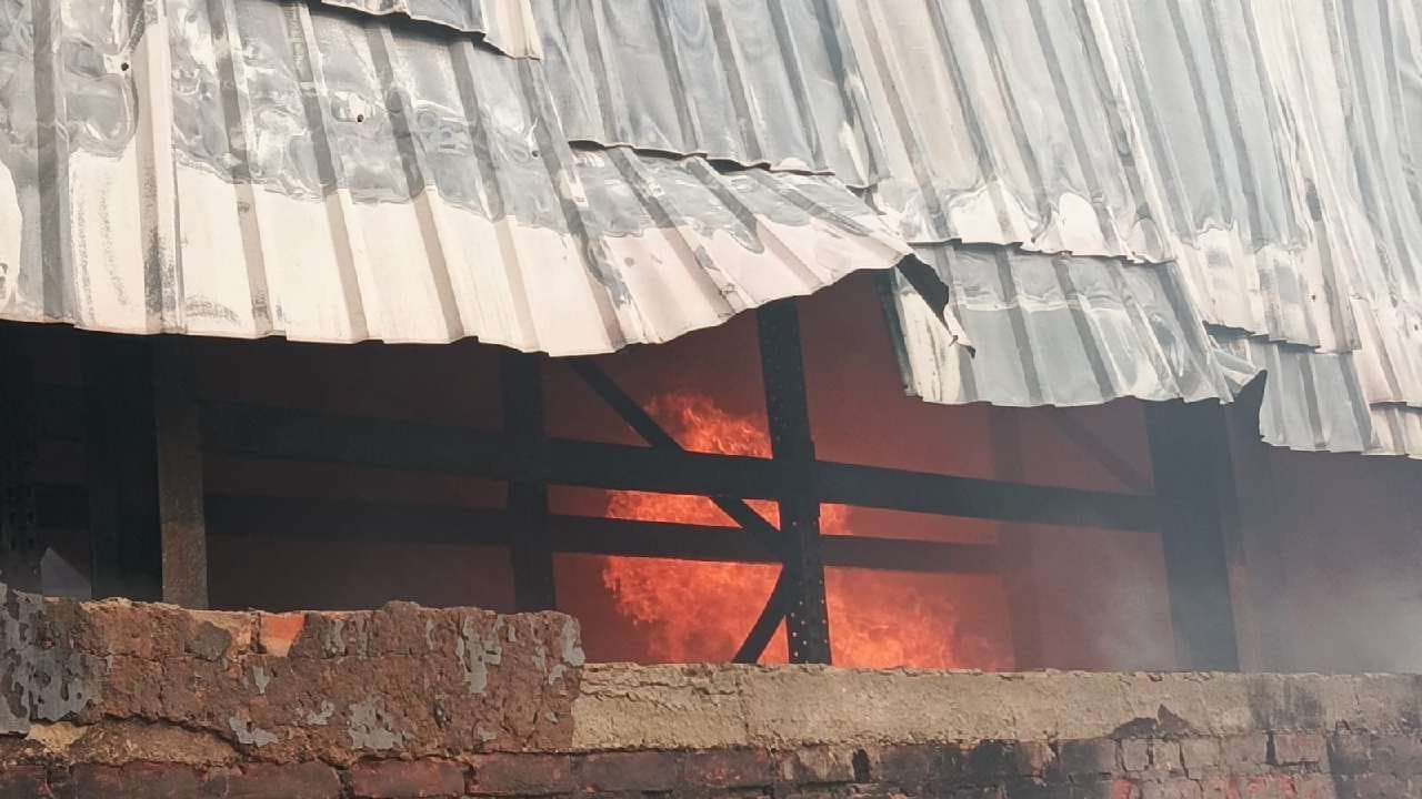 Thermocol Factory Gutted in Massive Fire at Narendrapur
