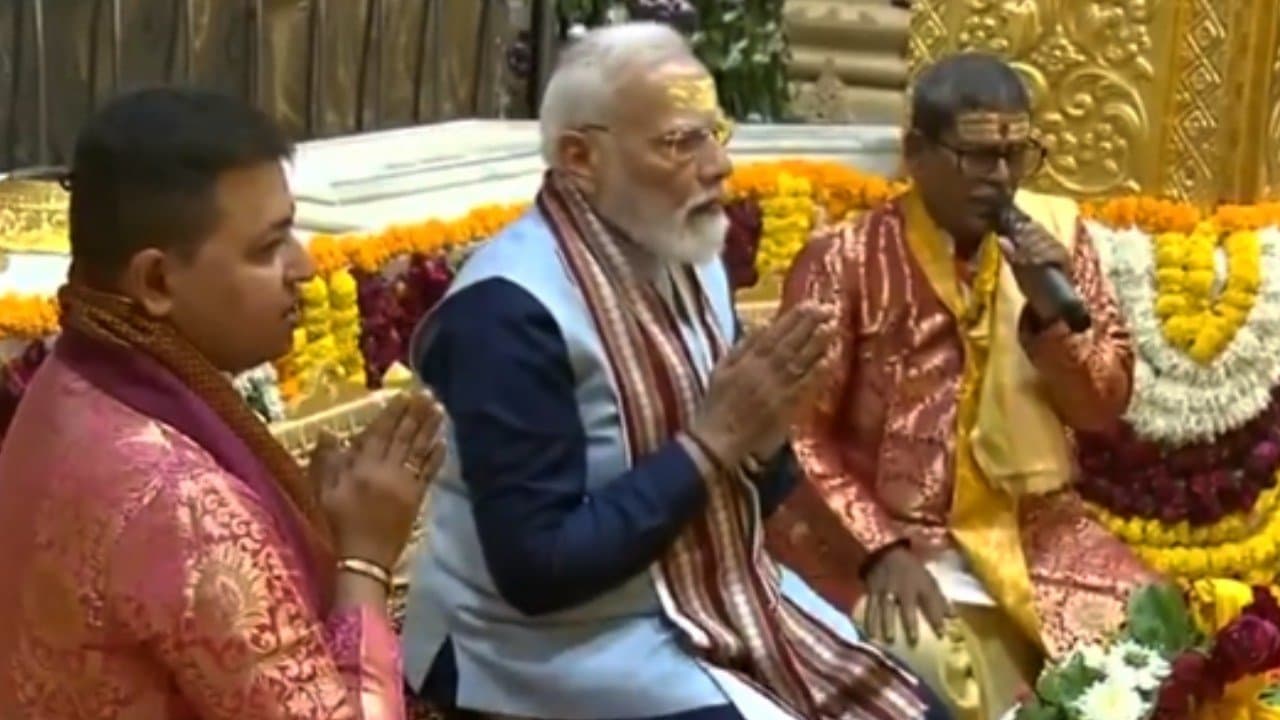 PM Modi concludes Shaurya Yatra offers prayers at Somnath Temple 