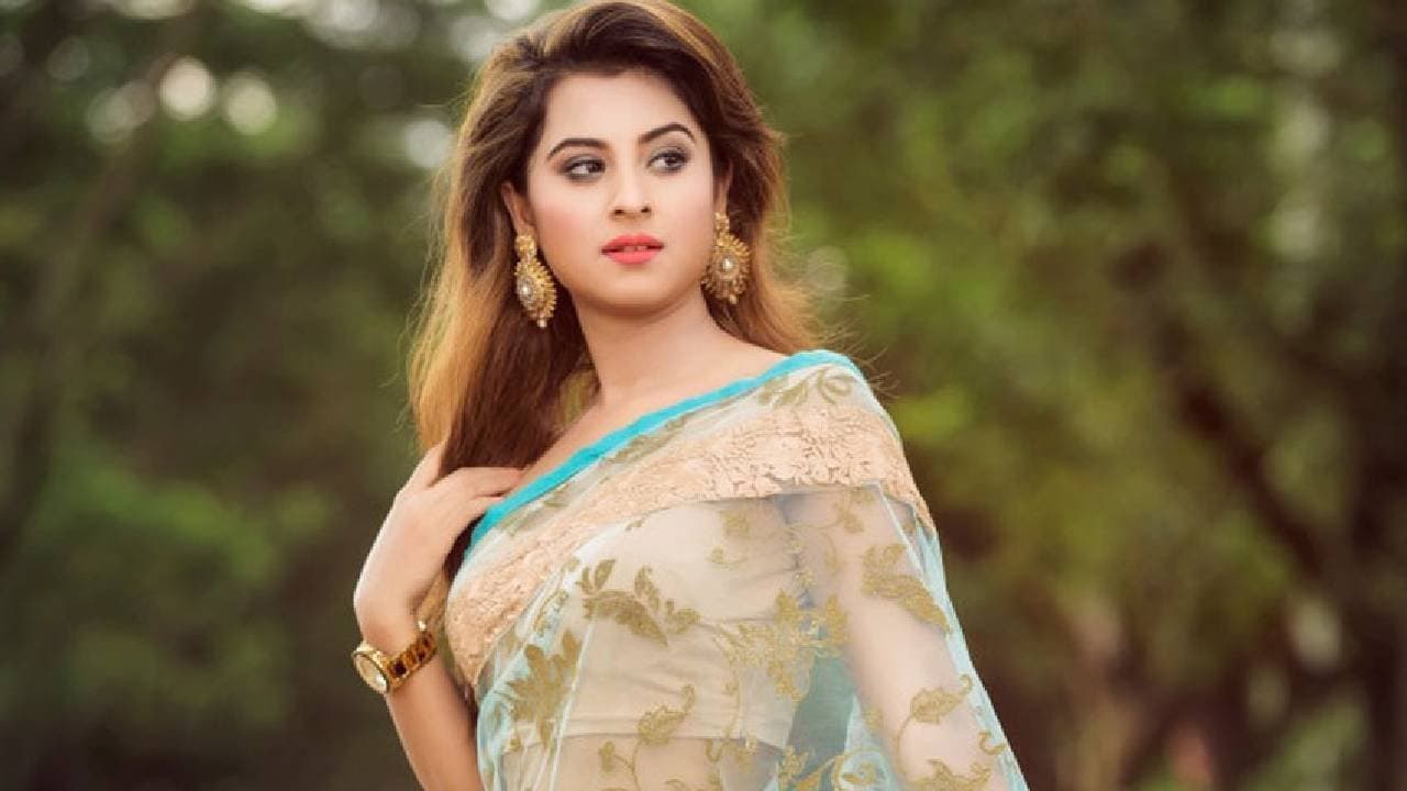 Bangladeshi actress Shobnom Bubly Reunites With Director Raihan Rafi After Three Years