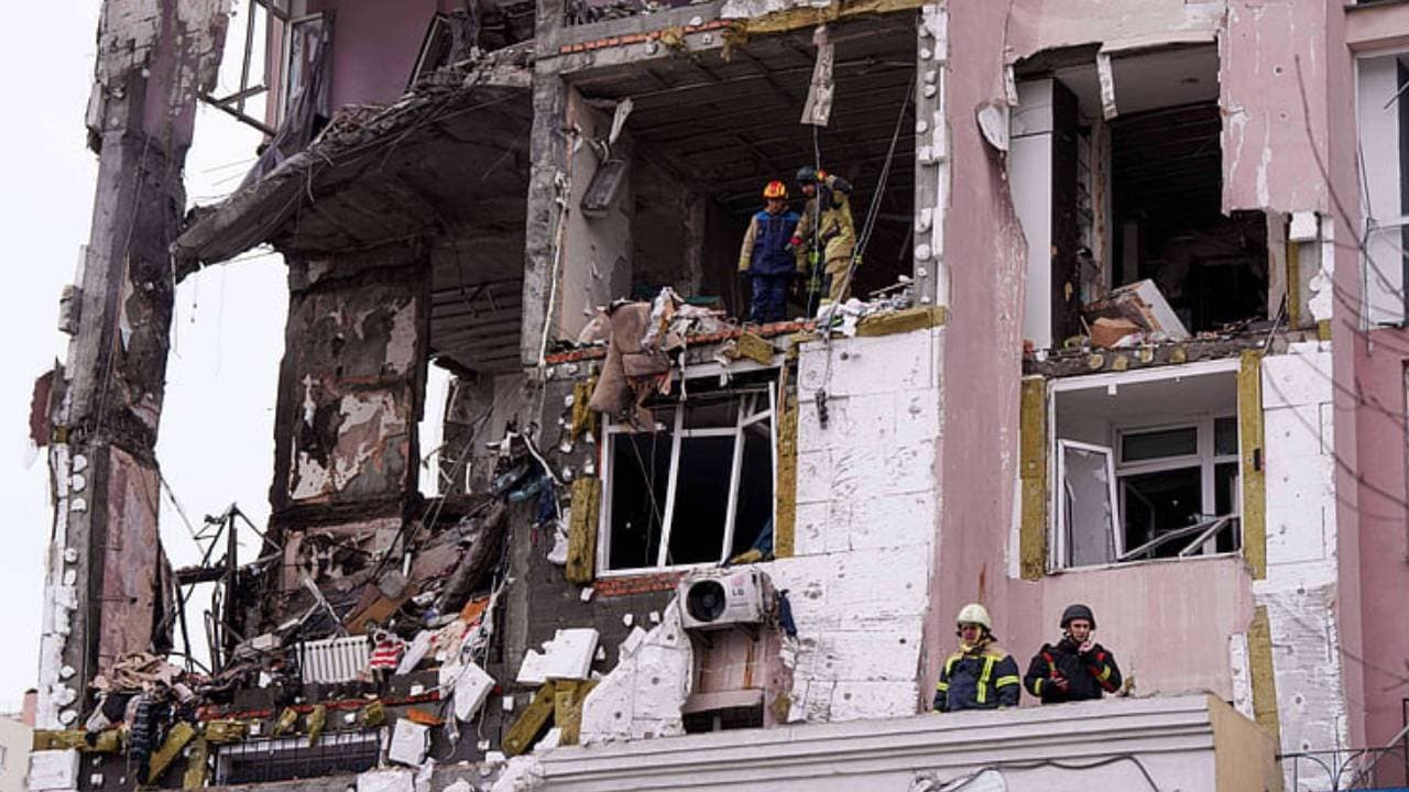 Ukraine strikes at russian land 24 dead