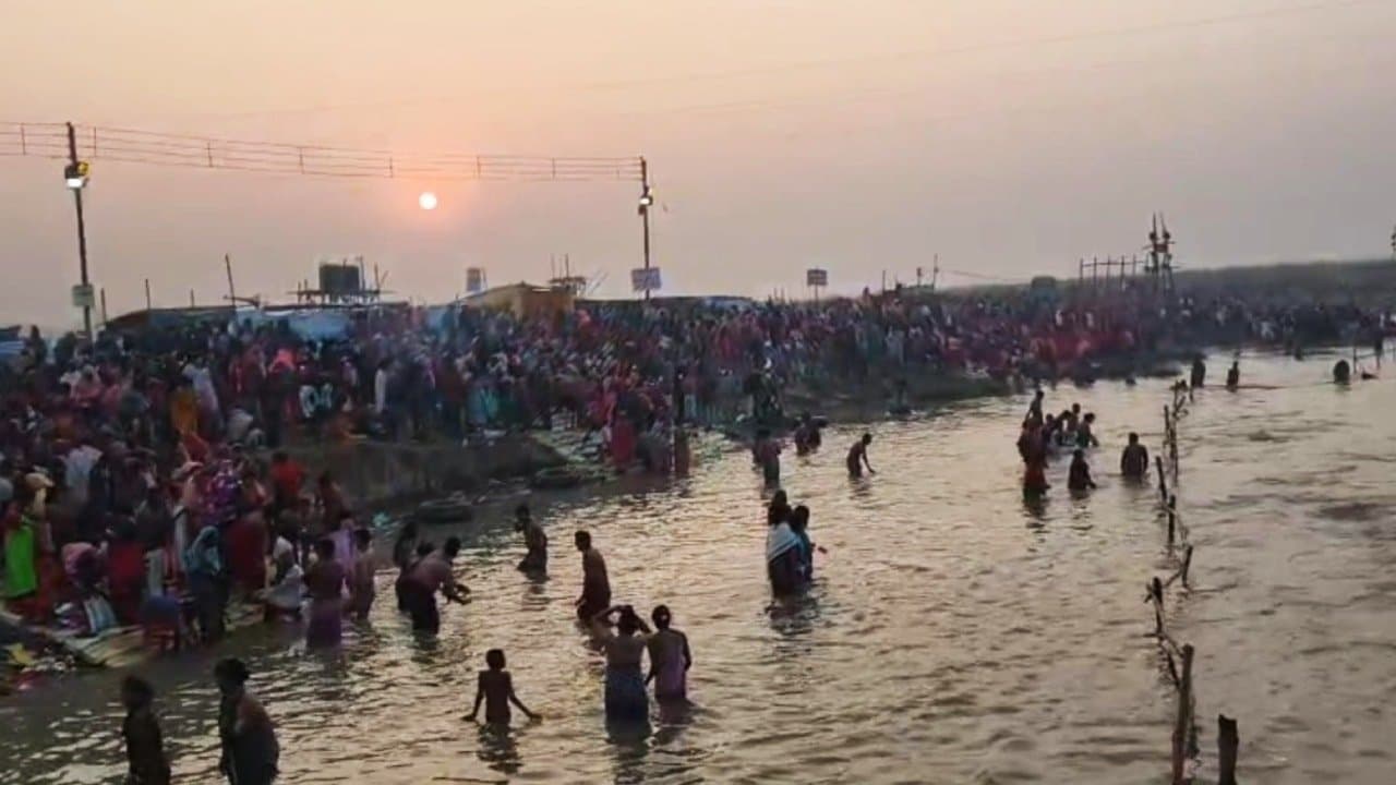 Lakhs of pilgrims assembled at Kenduli in Birbhum for holy dip