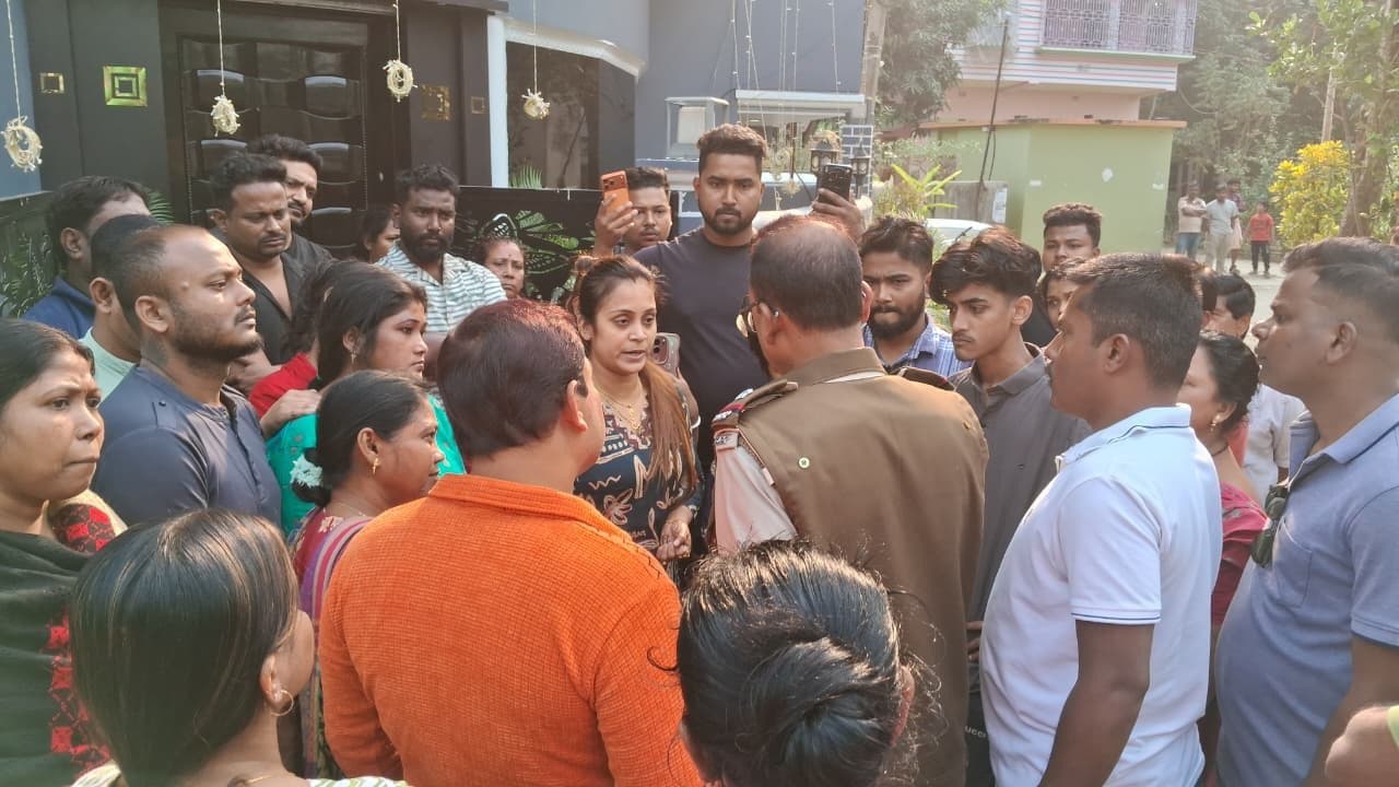 One detained in Bongaon for allegedly harassing actress Mimi Chakraborty