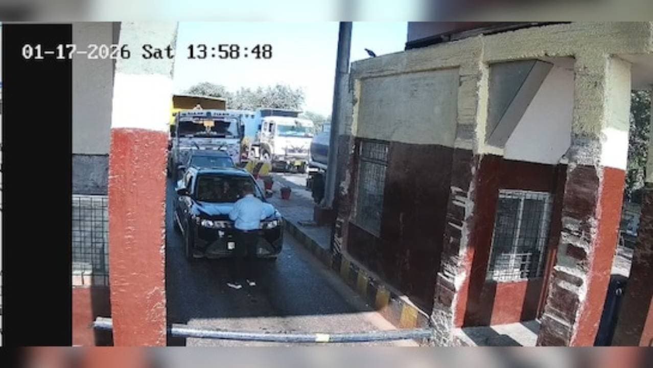 On Camera Truck Rams Cars At UP Toll Booth Drags Employee For Fifty Metres